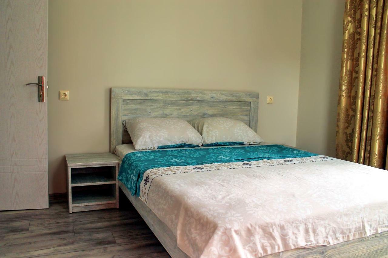 Tedo'S Guest House Makhinjauri Quarto foto